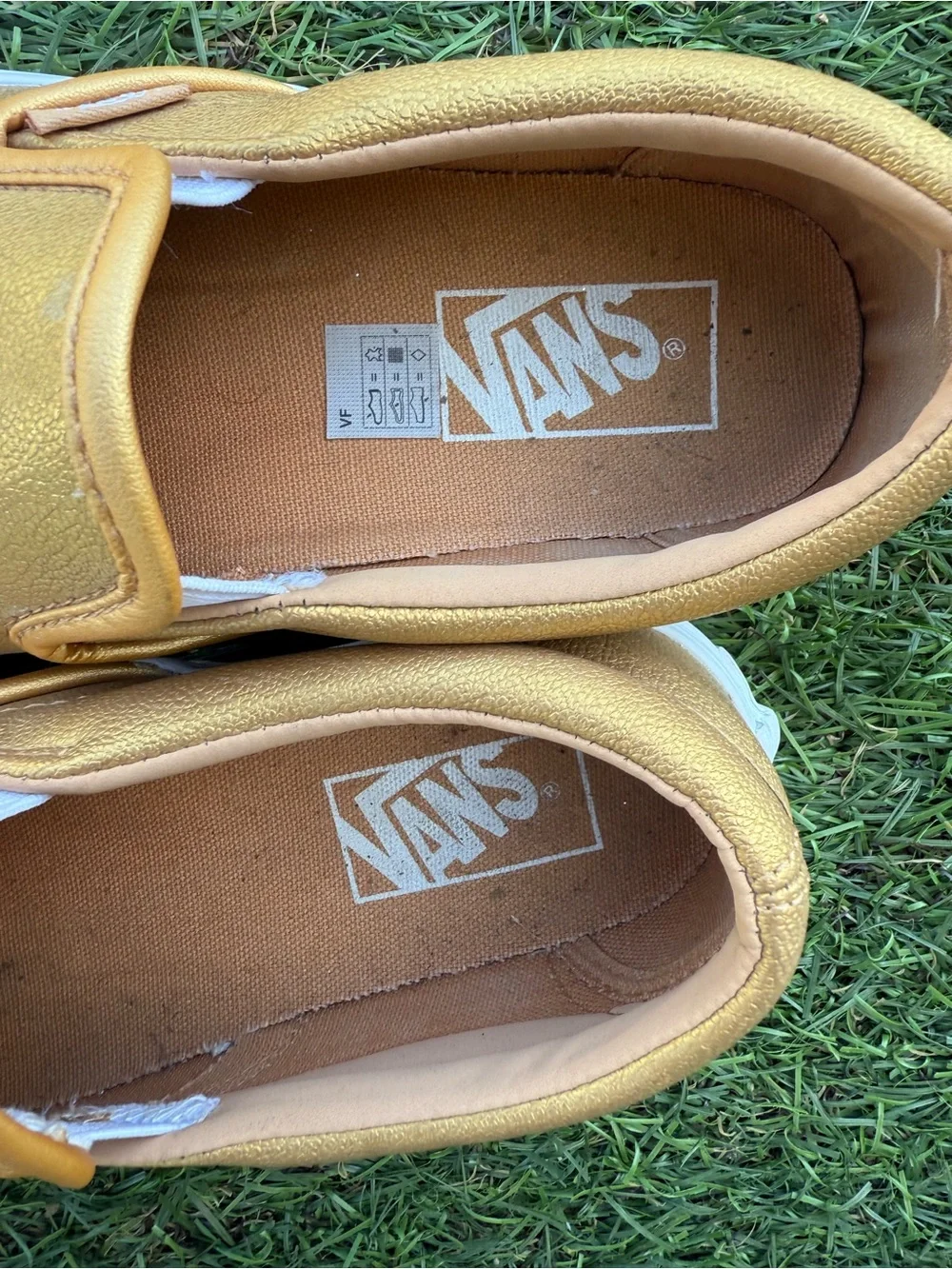 VANS Gold Leather Slip-on Leather Sneakers Sz (7 WM- 5.5 M)